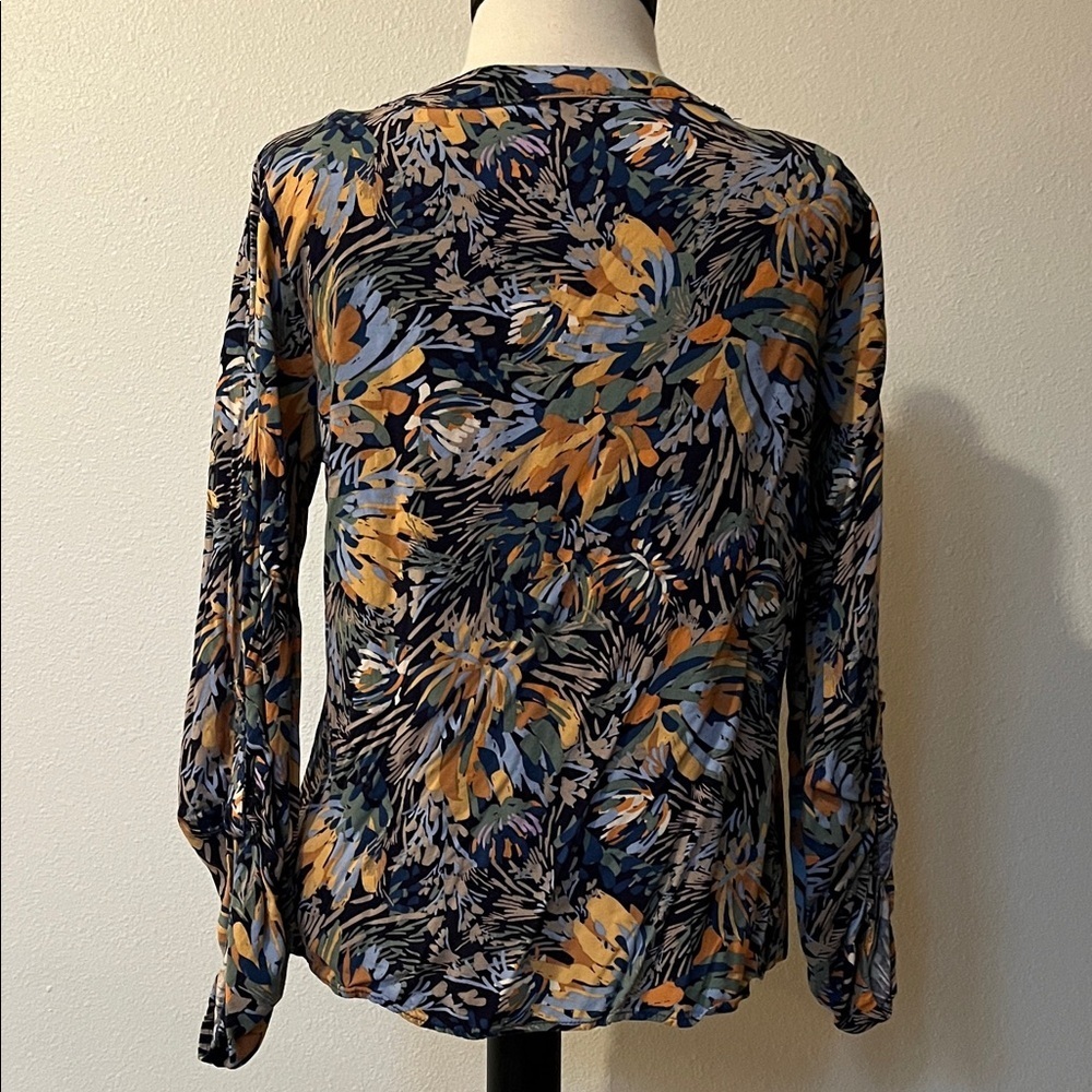 Emily Wonder Floral Print Women's Top, size M - Picture 2 of 4